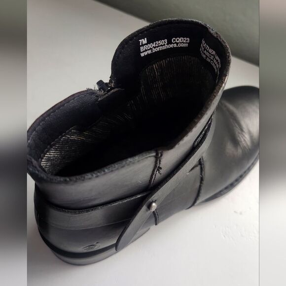 🌸Born Women's Black Leather Booties Size 7 - Picture 9 of 12
